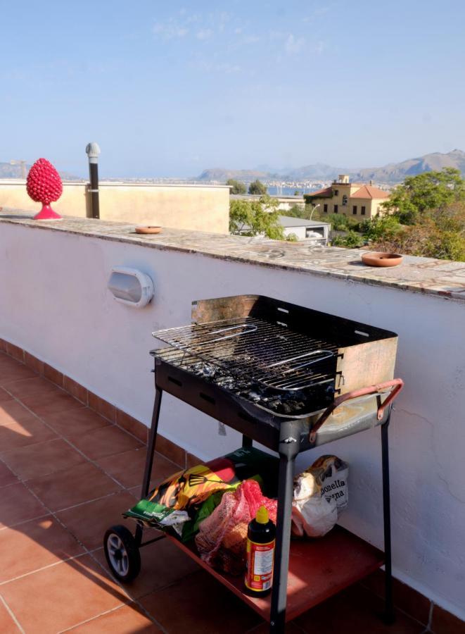 Attico Con Terrazza Sul Porto Apartment Palermo Exterior photo